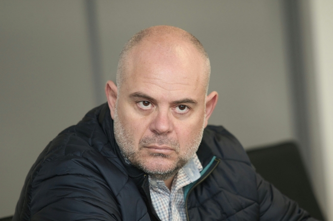 Изложените в мотивите аргументи противоречат на всякаква правна логика и